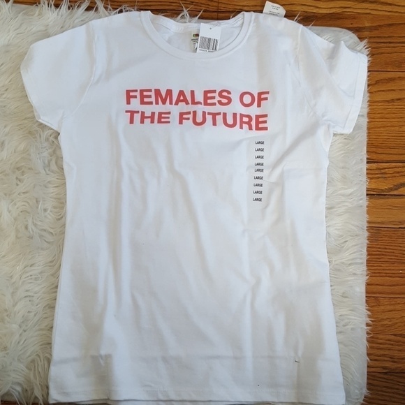Females of the future graphic tee - Picture 3 of 5